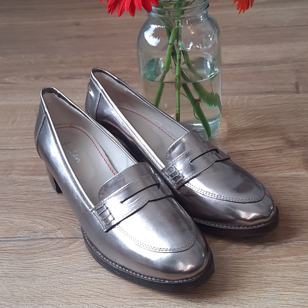 Metallic Menswear Heels - Courtney's Closet